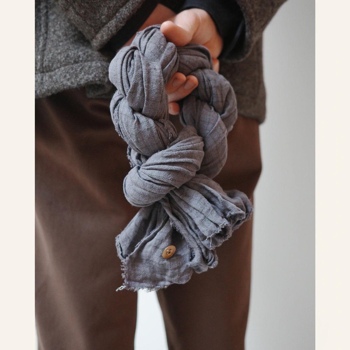 KNOT SCARF TATTERSALL LINEN : BLUE OVERDYE