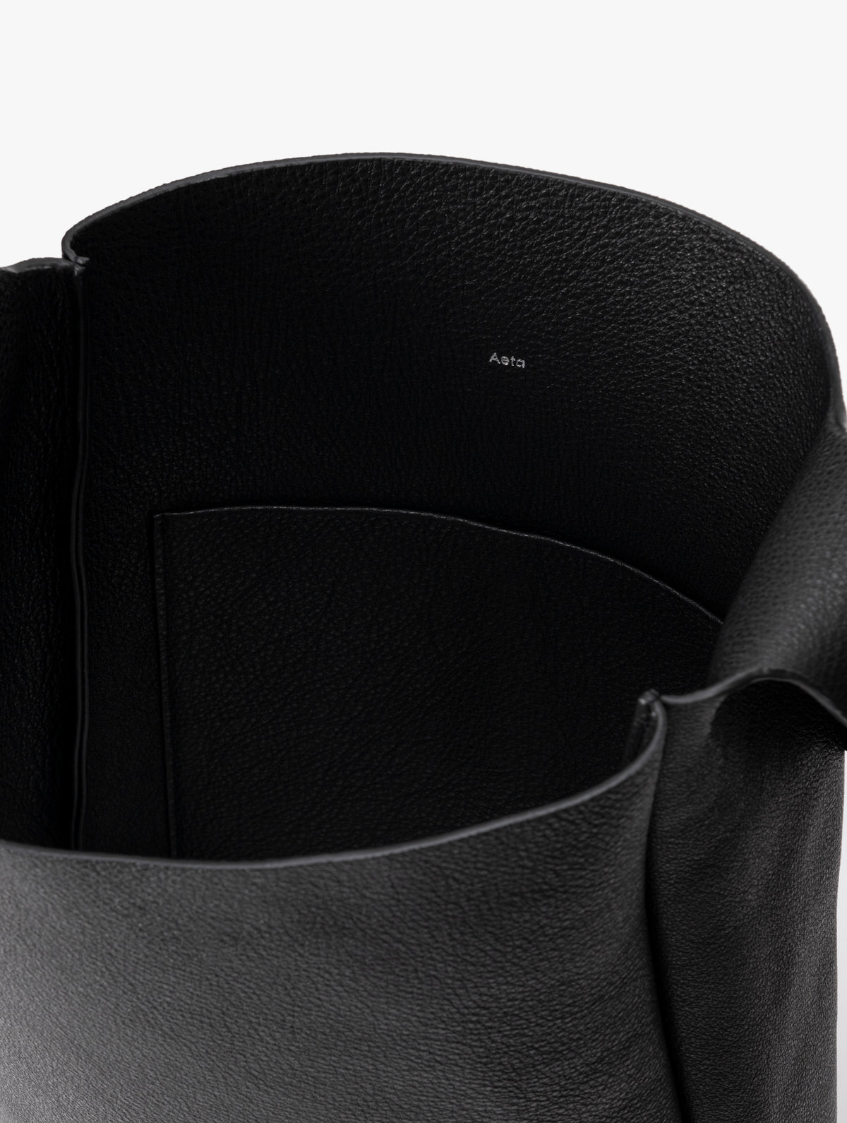 COW LEATHER SHOULDER BAG M : BLACK