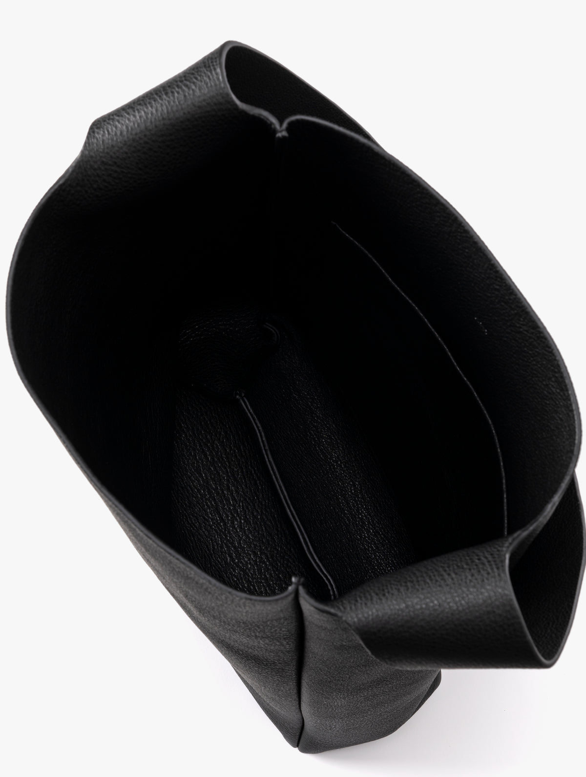 COW LEATHER SHOULDER BAG M : BLACK
