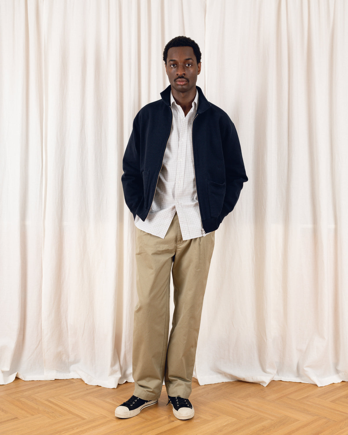 DAVID TWO PLEATED WIDE CHINO : BEIGE
